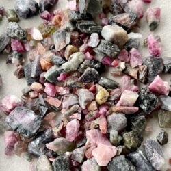 Turmalin Rohsteine gemischt 115g