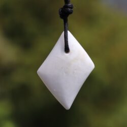 Baryt-Anhänger mit Loch B3